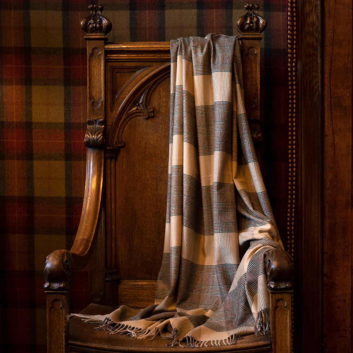Cashmere Tweed Throw Strawbell