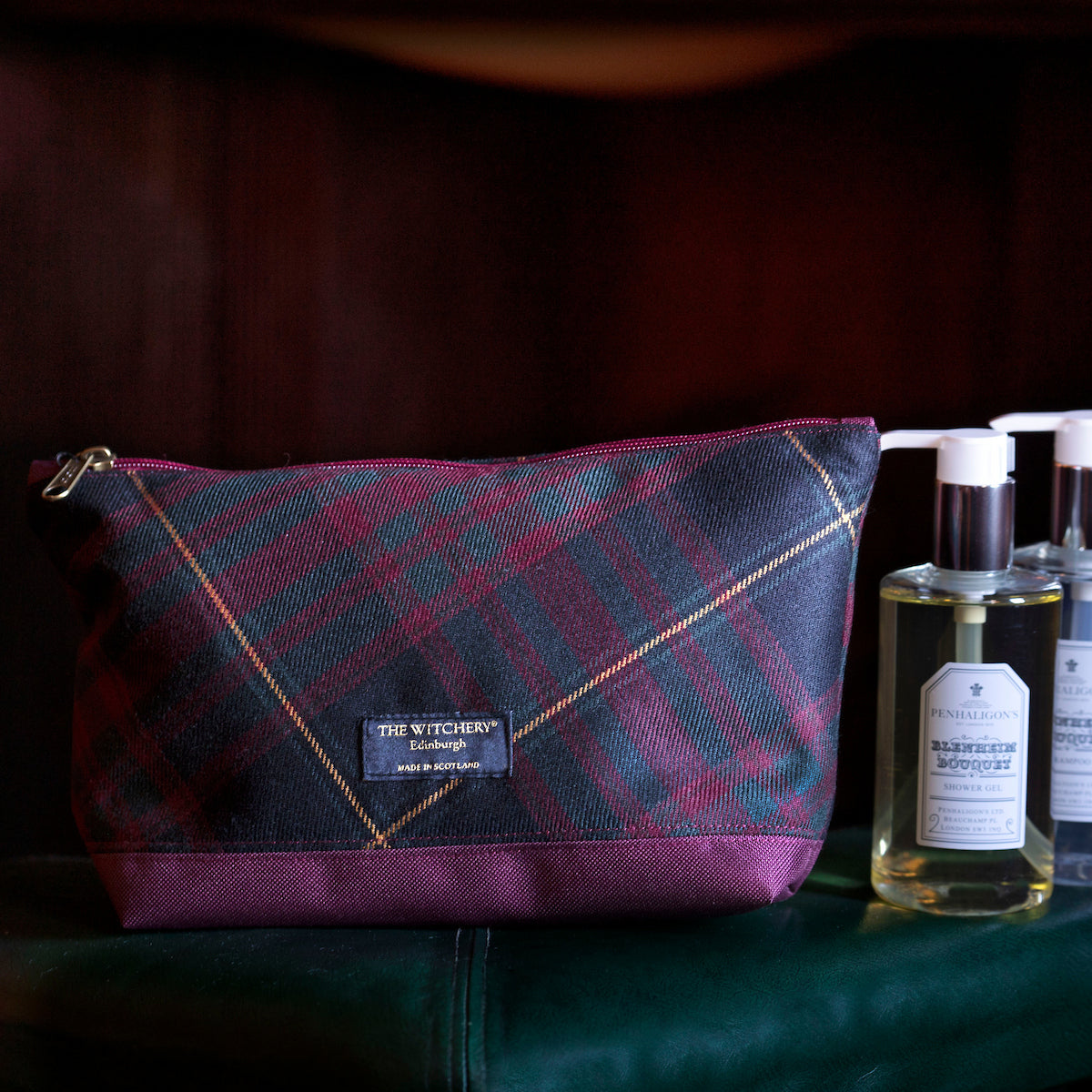 Wash Bag Black Tartan & Wine