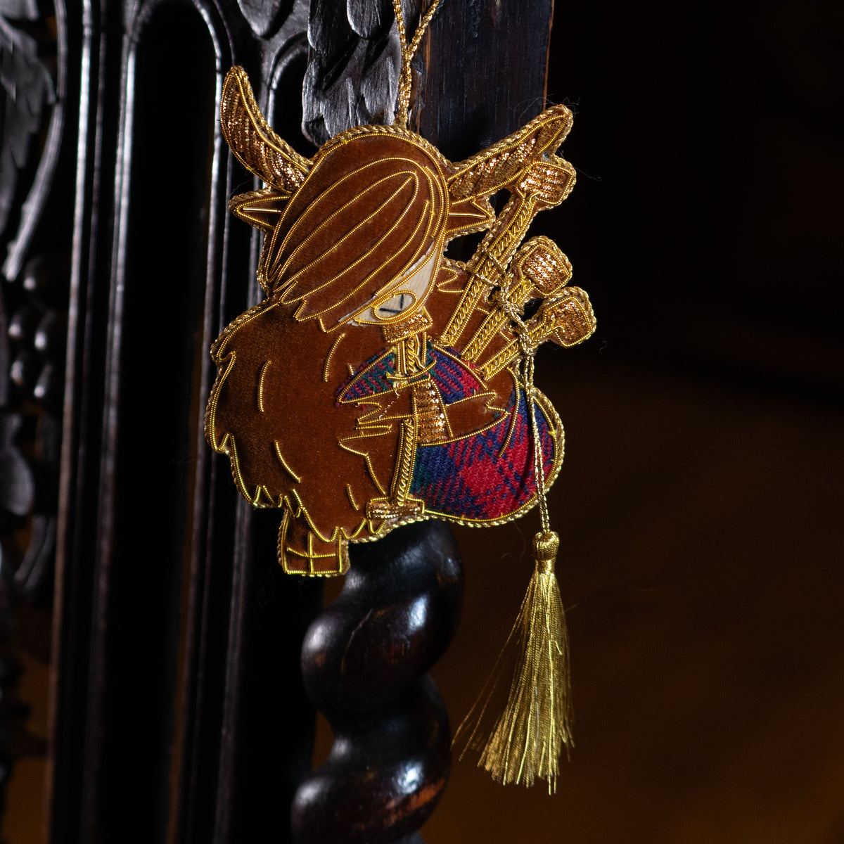 Bagpiping Highland Cow decoration