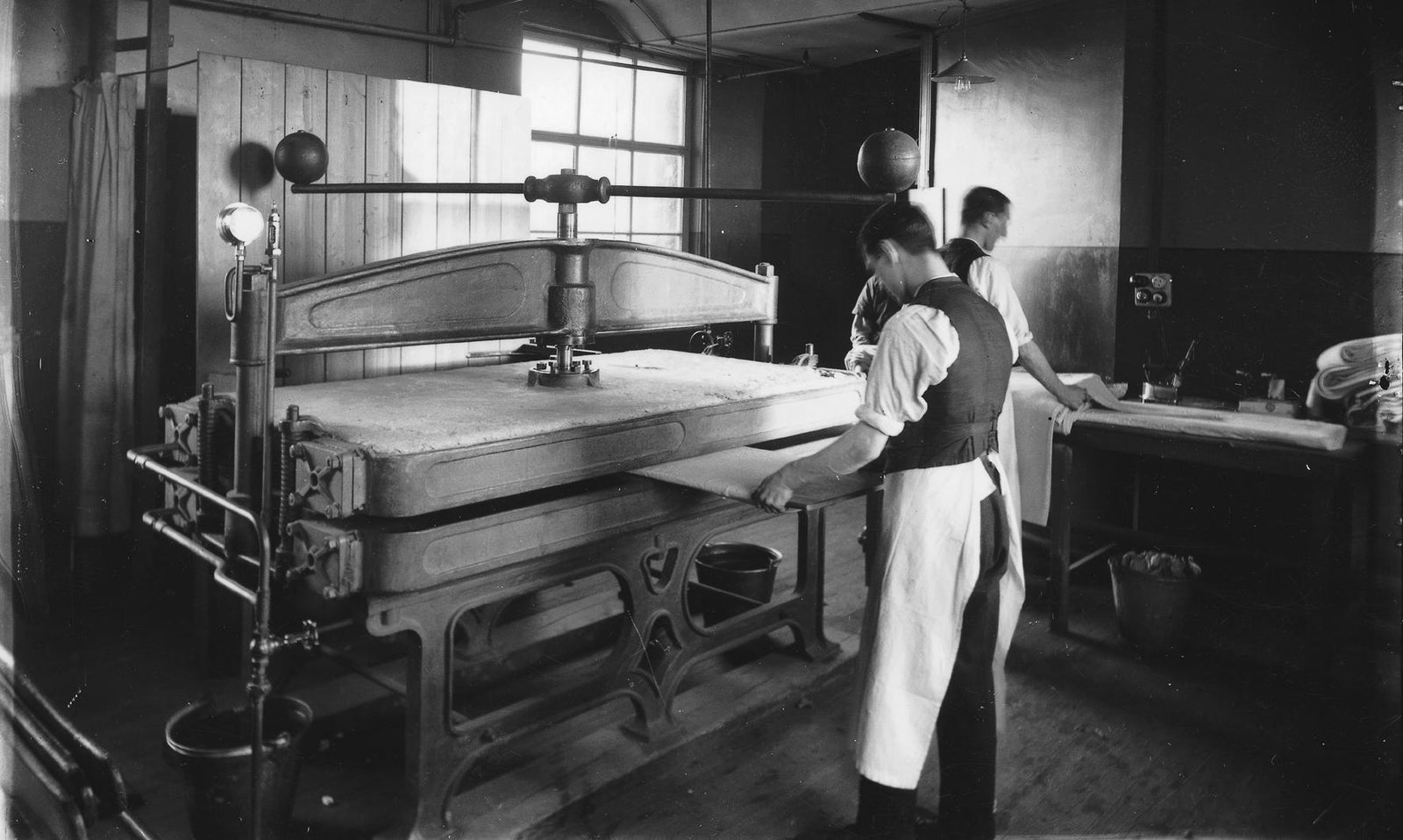 Corum 100% cashmere scarf